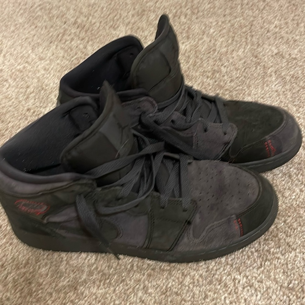 EUC boy’s Jordan high tops